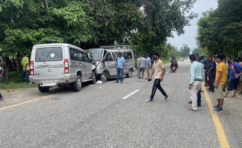 कञ्चनपुरमा विङ्गर र सरकारी जिप ठोक्किँदा ९ जना घाइते