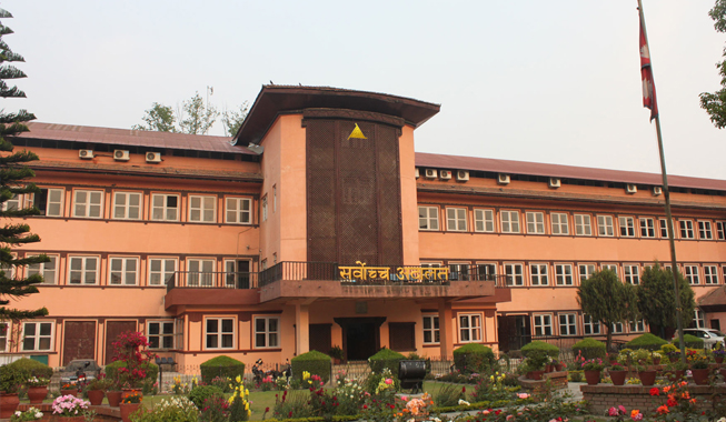 ललिता निवास प्रकरणमा पक्राउ परेका सचिव राउतलाई थुनामुक्त गर्न सर्वोच्चको आदेश