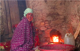 अन्धविश्वासले कष्ट भोग्दै सुत्केरी, नवजात शिशुसहित गोठमा बास