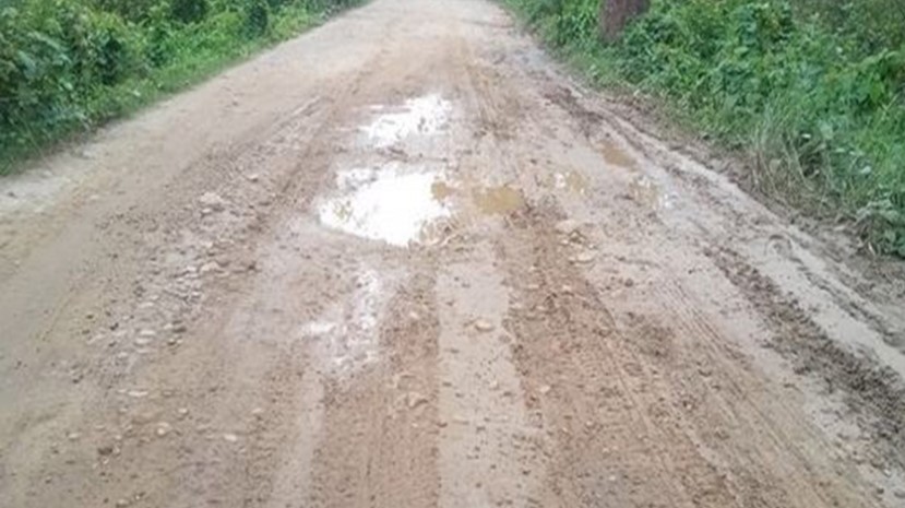 सडक अधुरै, आवागमनमा सास्ती