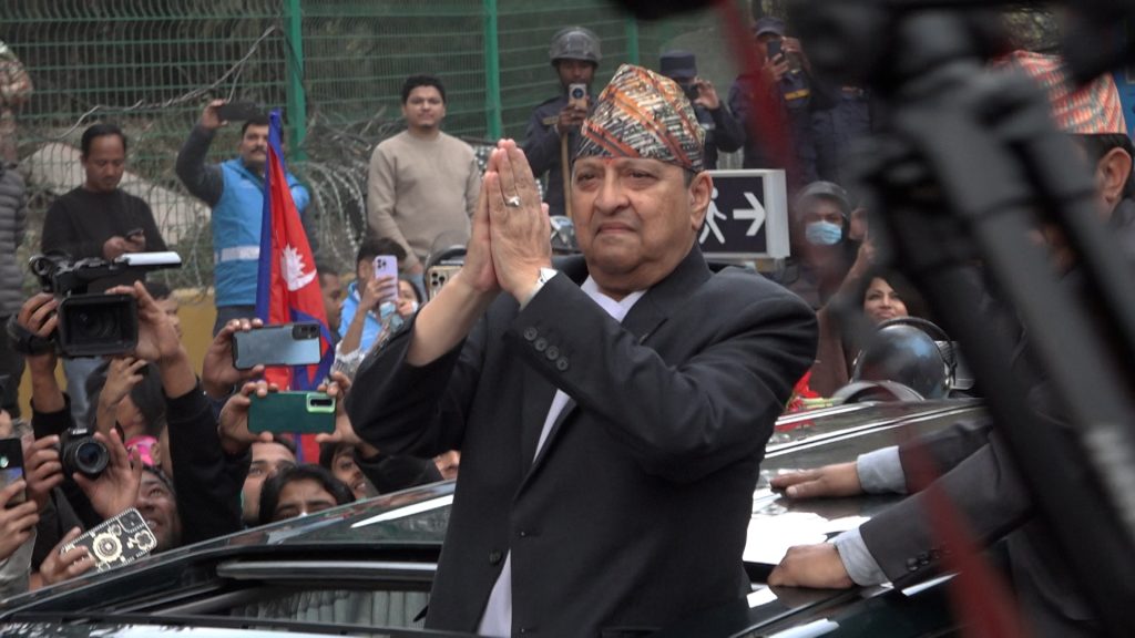 पूर्वराजा ज्ञानेन्द्र झापामा, दल खोल्न छलफल गर्दै, राप्रपालाई झट्का